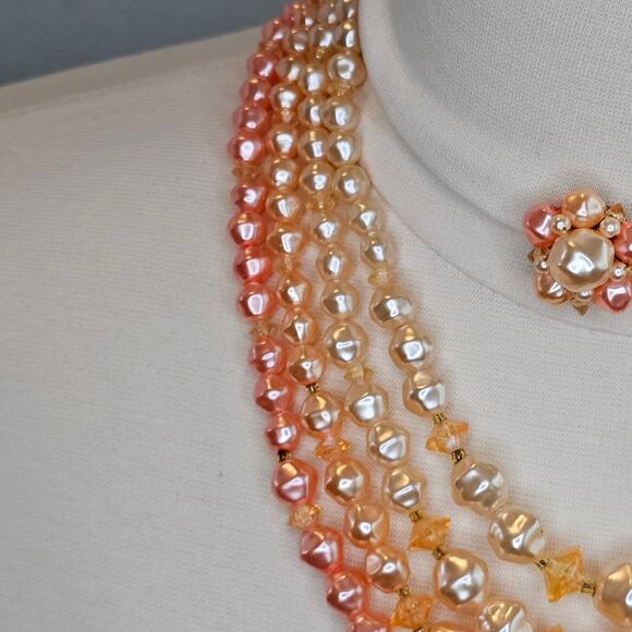 Vintage Costume Jewelry Peach Ombre 4 Layer Faux Pearl Necklace Clip On Earrings - Picture 2 of 12